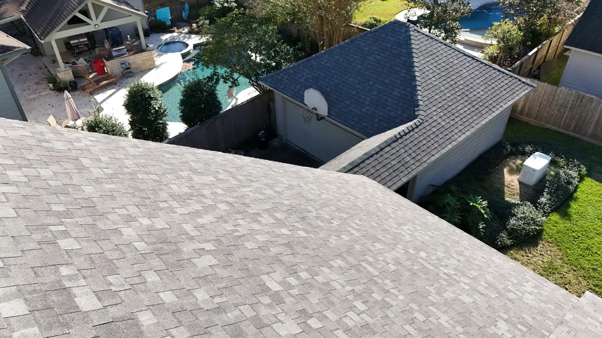 Cedar Crest laminate roof on a two-story Kingwood home in 77345