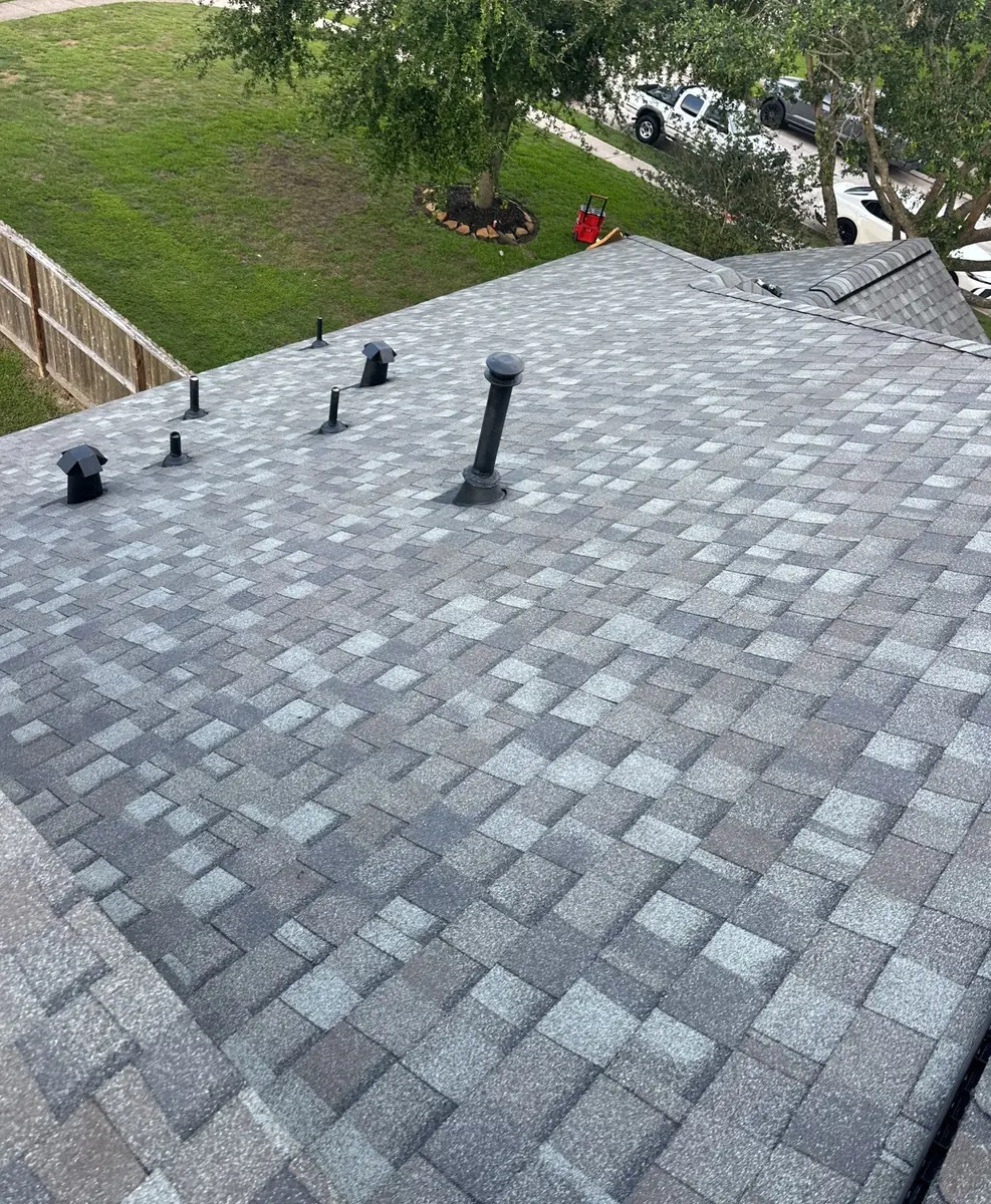 Georgetown Gray Landmark Pro roof on a one-story Pearland home in 77581