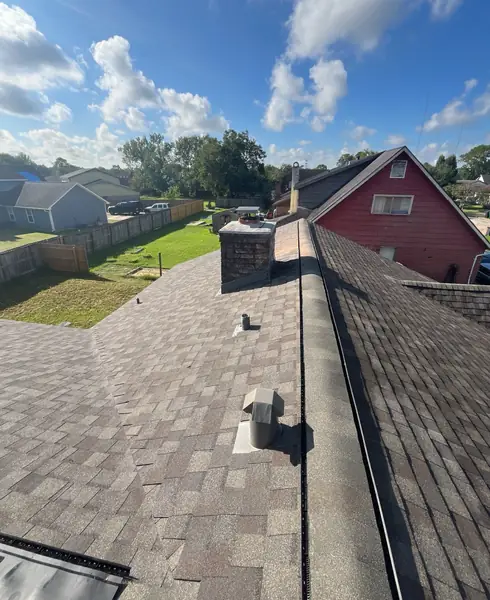 Driftwood laminate roof on a one-story Houston home in 77489