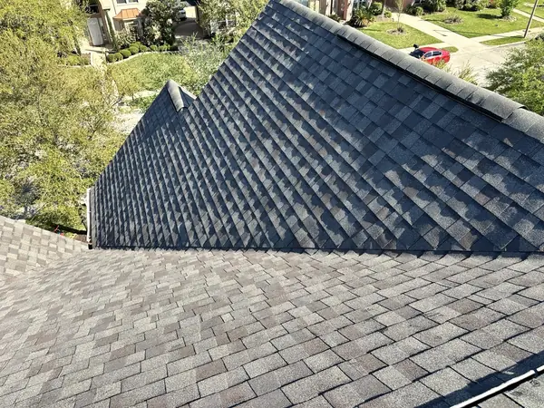 Gray laminate roof on a one-story League City home in 77573