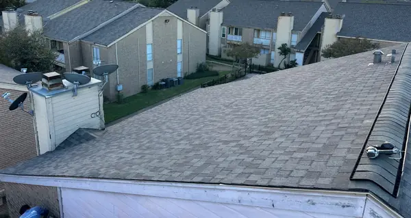 Driftwood laminate roof on a one-story home in southwest Houston